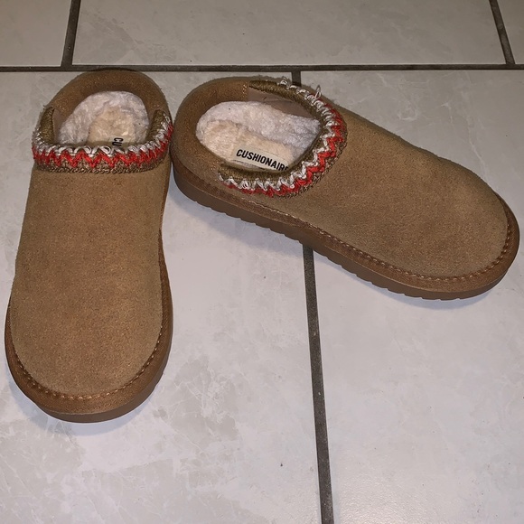 Cushionaire Slip On Slippers - Picture 2 of 4